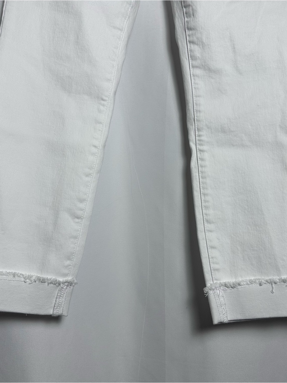 KUT from the Kloth Amy Crop Straight Leg White Jeans NWT size 0 - Picture 7 of 13